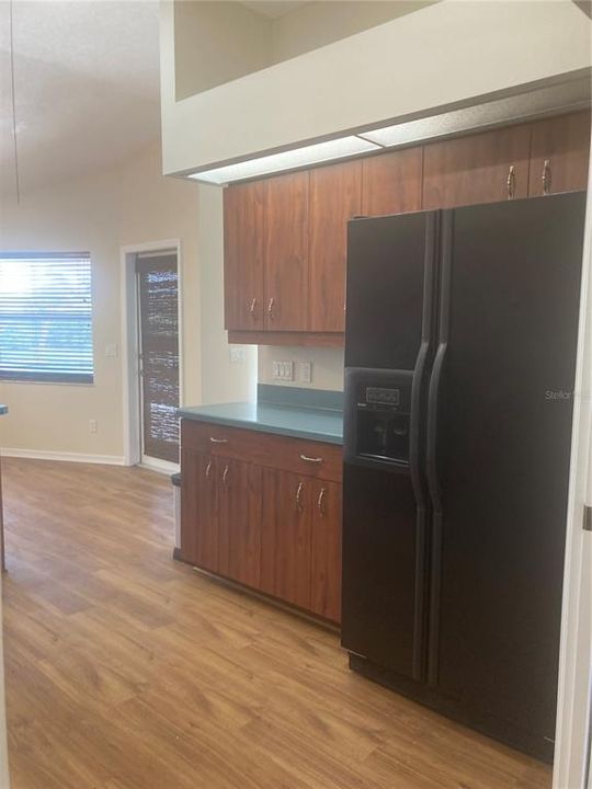 Active With Contract: $1,900 (3 beds, 2 baths, 2374 Square Feet)