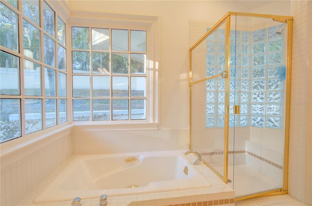 Недавно продано: $2,500,000 (6 спален, 6 ванн, 9245 Квадратных фут)