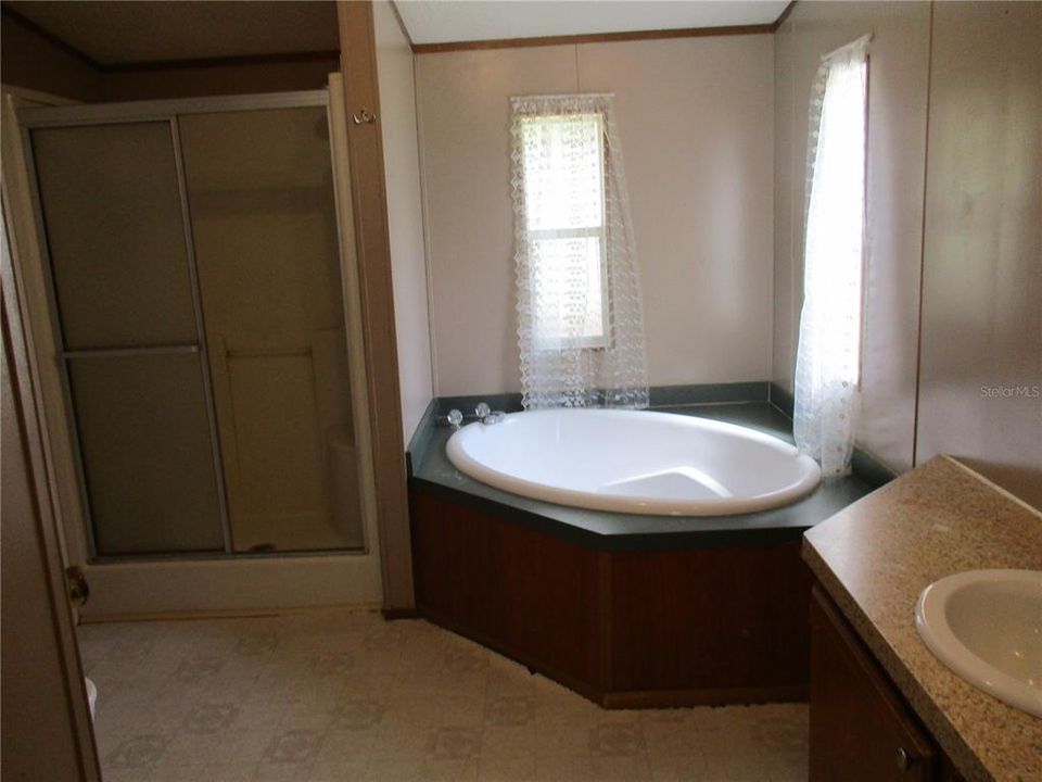 Недавно продано: $339,900 (3 спален, 2 ванн, 1296 Квадратных фут)