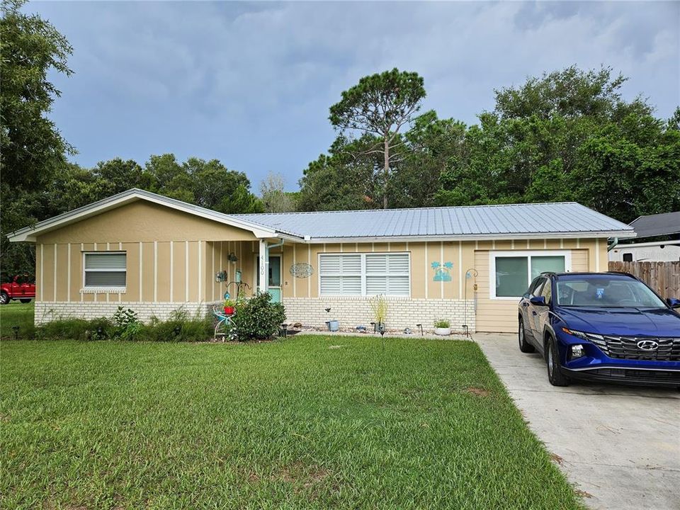 Recently Sold: $285,000 (2 beds, 2 baths, 1402 Square Feet)