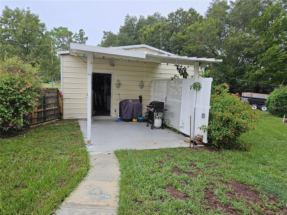 Recently Sold: $285,000 (2 beds, 2 baths, 1402 Square Feet)