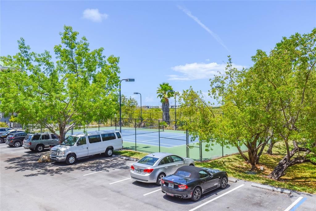 Recently Sold: $575,000 (2 beds, 2 baths, 772 Square Feet)