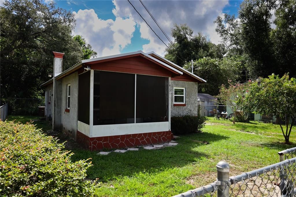 Recently Sold: $110,000 (2 beds, 1 baths, 768 Square Feet)