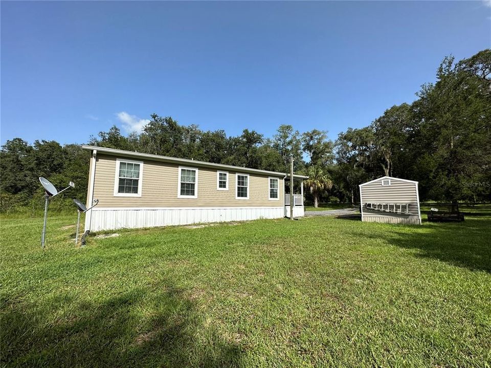 Active With Contract: $179,900 (2 beds, 2 baths, 960 Square Feet)
