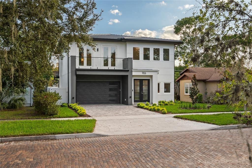 Vendido Recientemente: $1,099,000 (4 camas, 3 baños, 2528 Pies cuadrados)