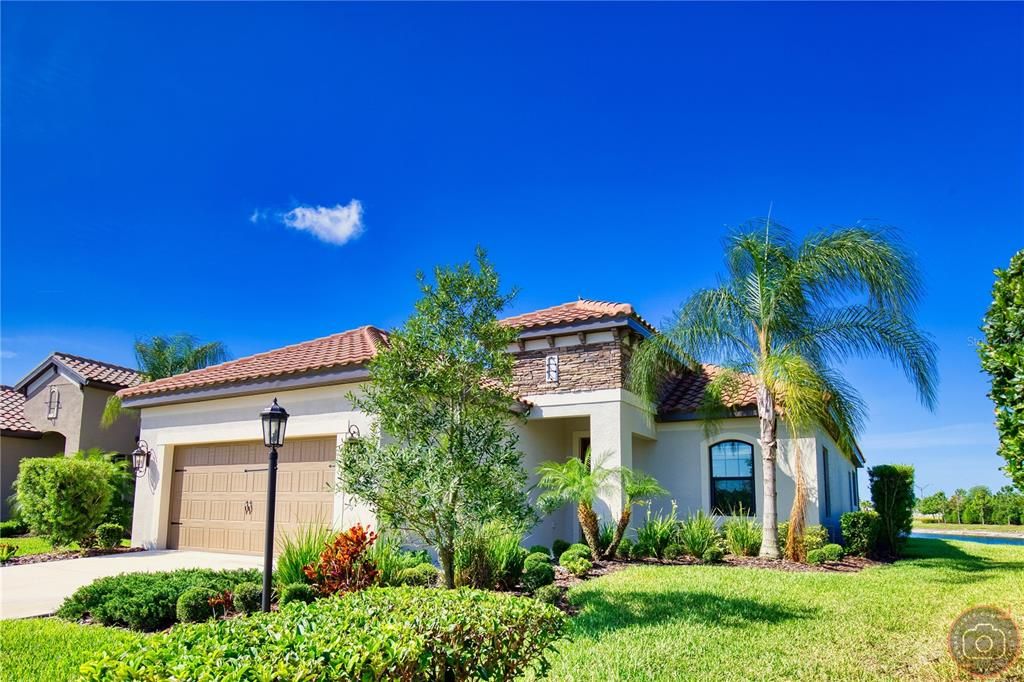 Recently Rented: $3,000 (3 beds, 2 baths, 2066 Square Feet)