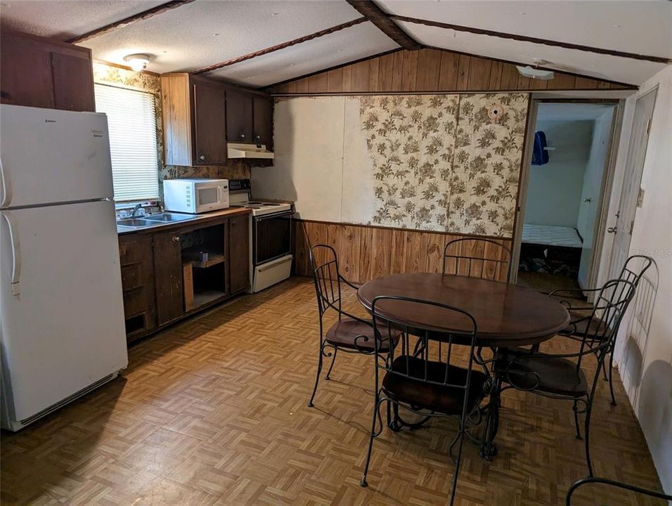 Vendido Recientemente: $55,000 (3 camas, 2 baños, 924 Pies cuadrados)