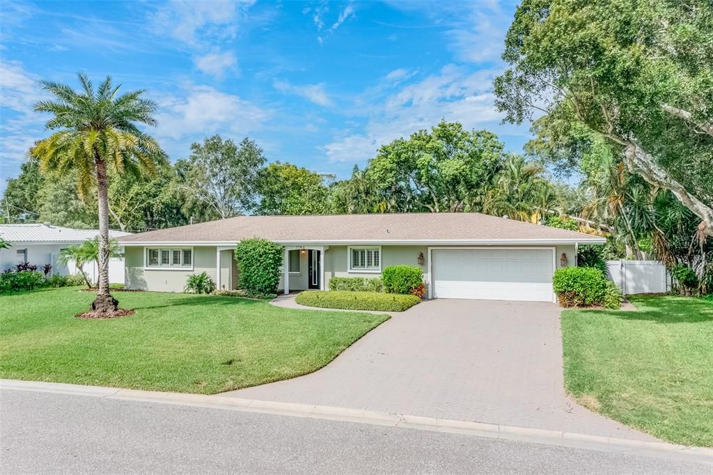 Recently Sold: $769,900 (3 beds, 2 baths, 1885 Square Feet)