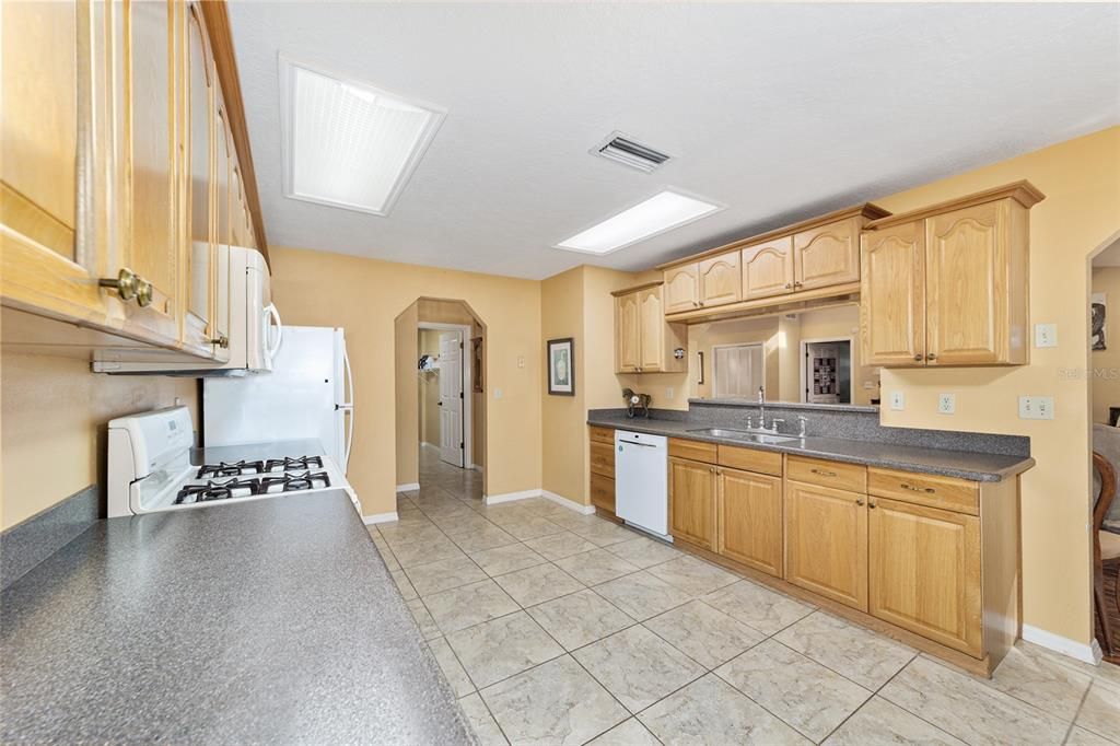 Recently Sold: $699,000 (3 beds, 2 baths, 2158 Square Feet)