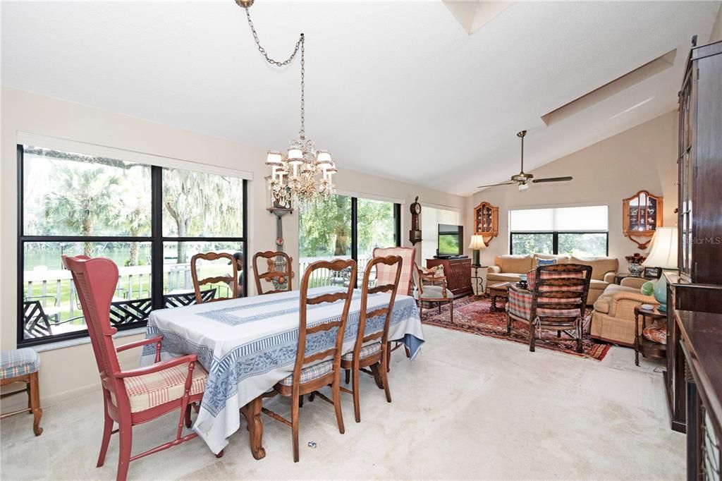 Recently Sold: $850,000 (2 beds, 2 baths, 1296 Square Feet)