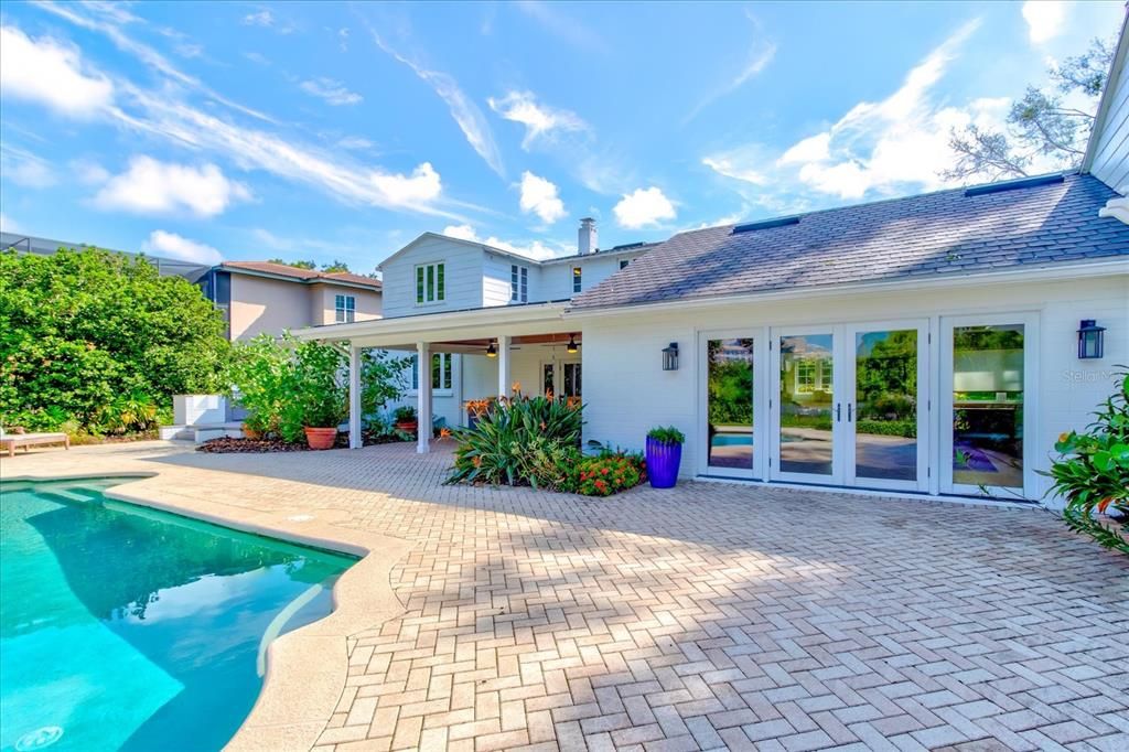 Recently Sold: $1,900,000 (4 beds, 4 baths, 4250 Square Feet)