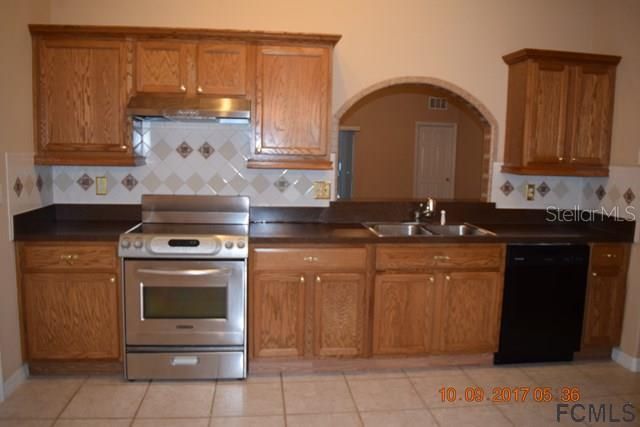 Active With Contract: $2,300 (4 beds, 2 baths, 1900 Square Feet)