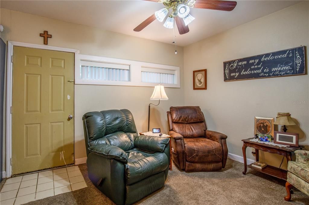 Recently Sold: $225,000 (2 beds, 1 baths, 1100 Square Feet)
