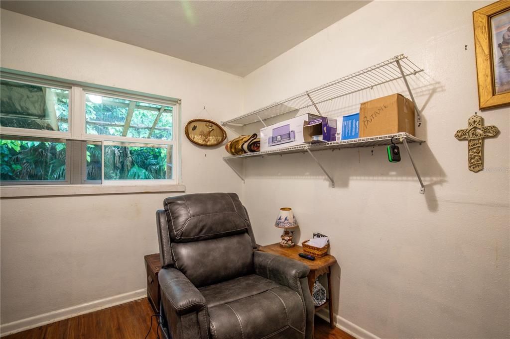 Recently Sold: $225,000 (2 beds, 1 baths, 1100 Square Feet)
