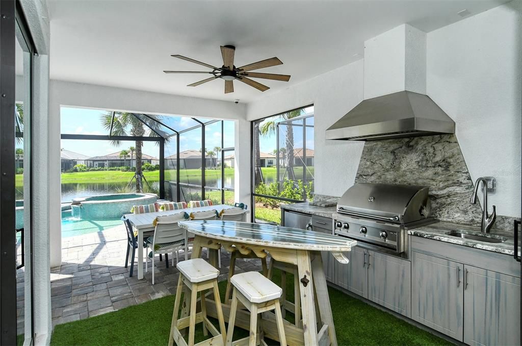 Under cover Outdoor eating area with Kitchen