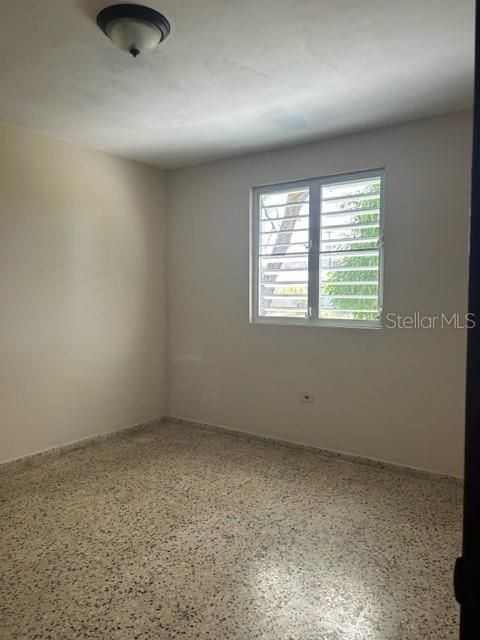 Vendido Recientemente: $180,000 (3 camas, 2 baños, 1221 Pies cuadrados)