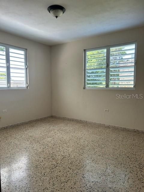 Vendido Recientemente: $180,000 (3 camas, 2 baños, 1221 Pies cuadrados)