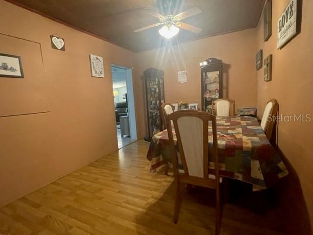 Vendido Recientemente: $180,000 (2 camas, 1 baños, 805 Pies cuadrados)