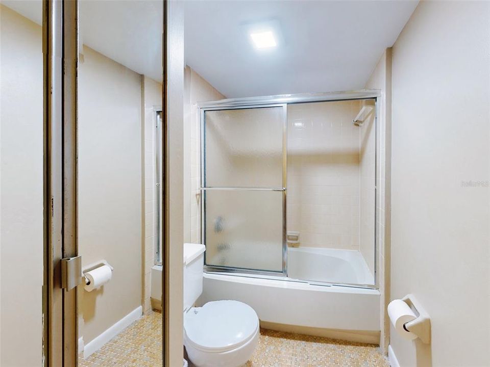 En Venta: $324,500 (2 camas, 2 baños, 1188 Pies cuadrados)