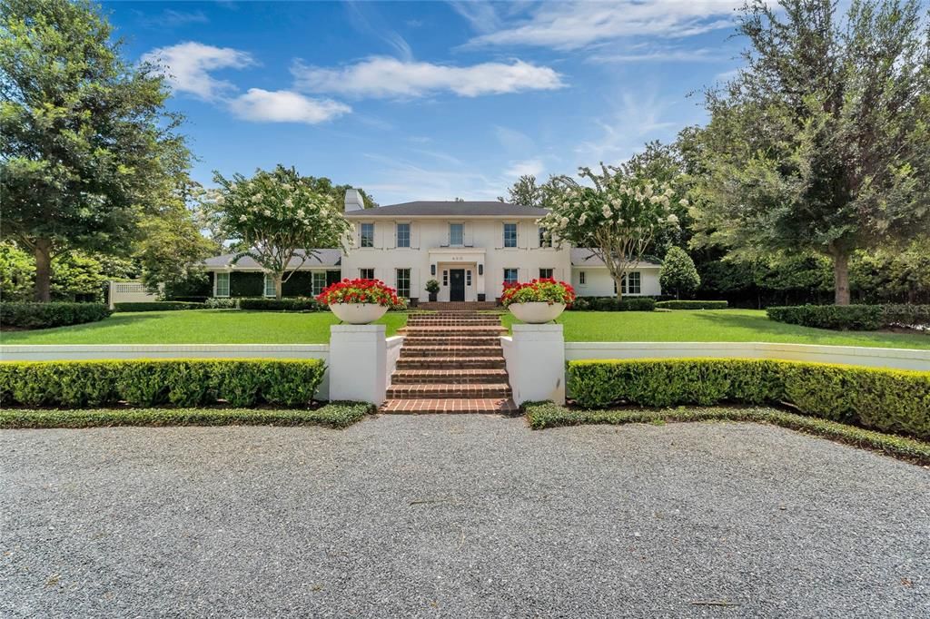 Recently Sold: $4,500,000 (5 beds, 5 baths, 4809 Square Feet)