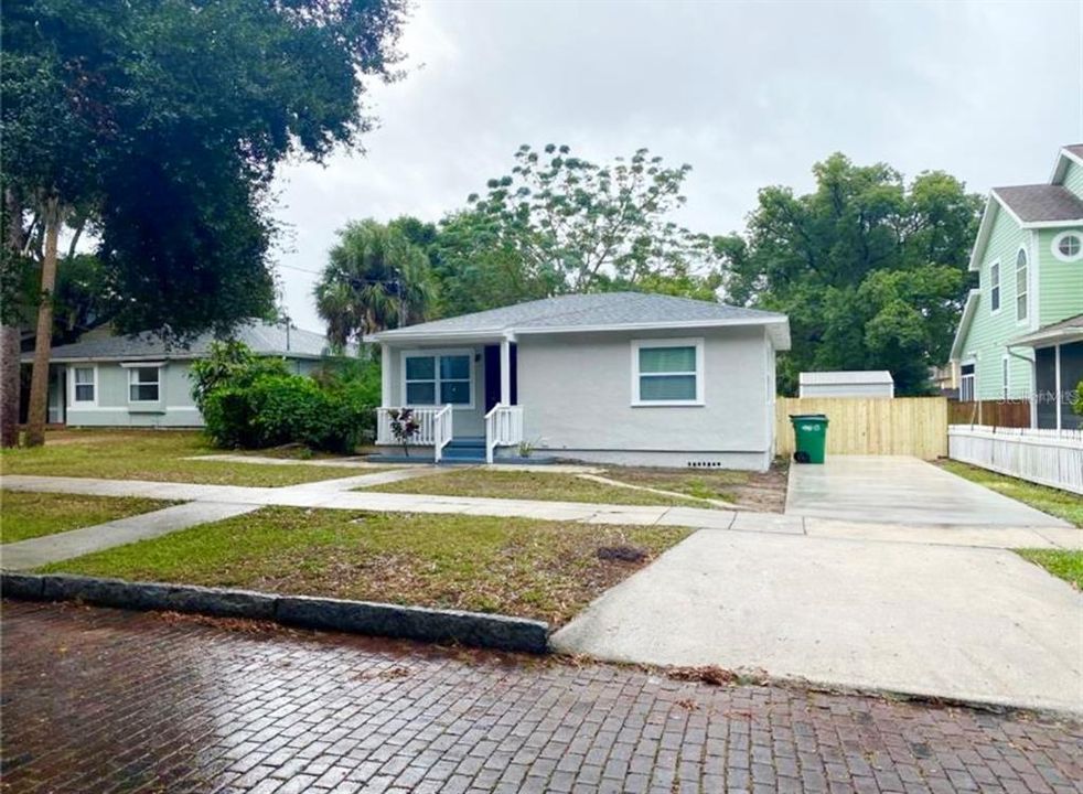 Недавно продано: $457,500 (2 спален, 1 ванн, 774 Квадратных фут)