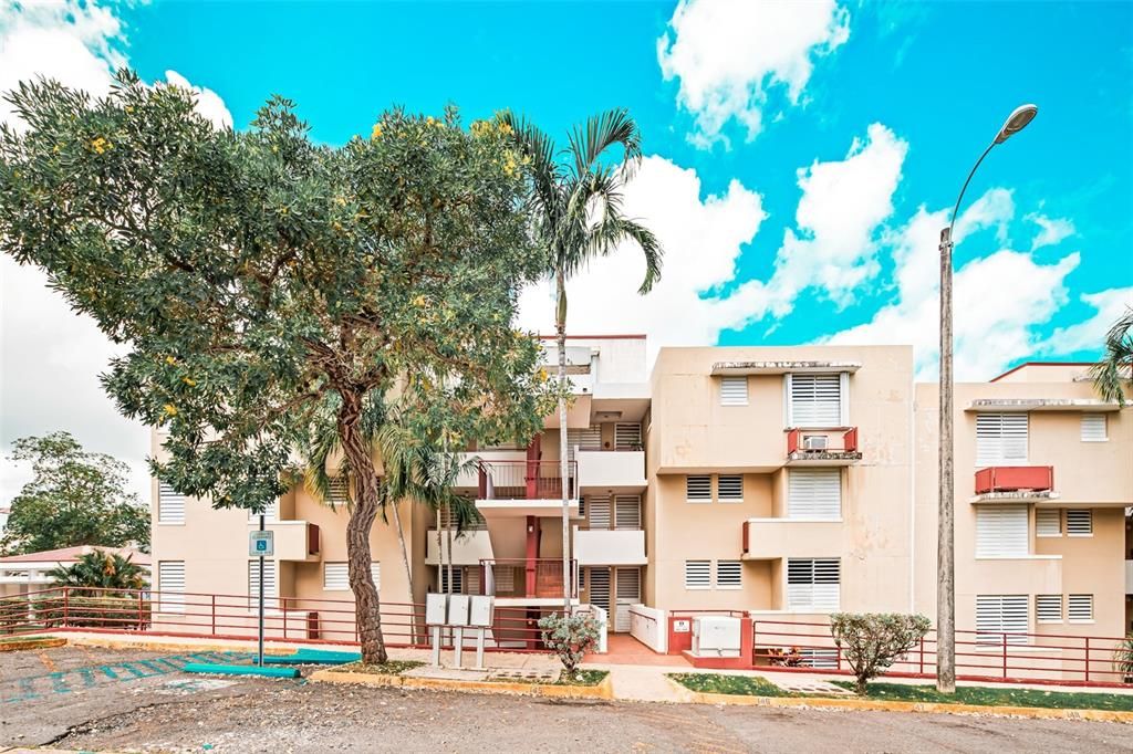 Vendido Recientemente: $198,000 (3 camas, 2 baños, 1258 Pies cuadrados)