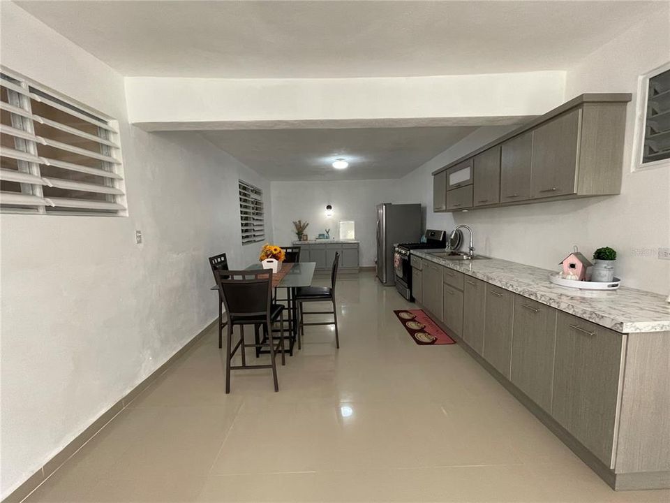 En Venta: $364,000 (6 camas, 5 baños, 3474 Pies cuadrados)