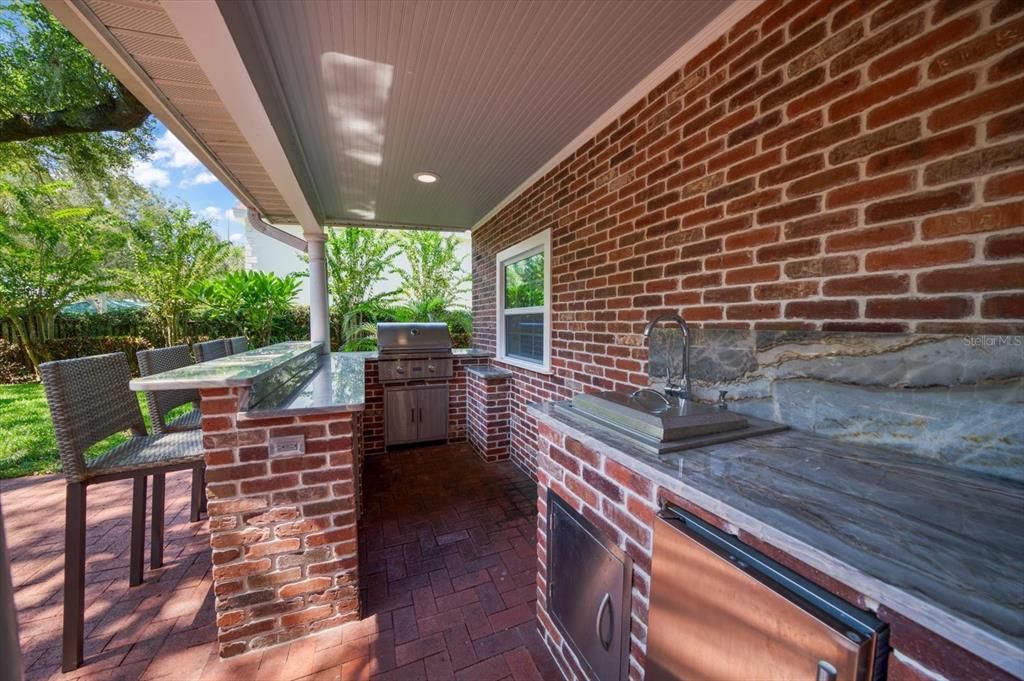 Outdoor Kitchen