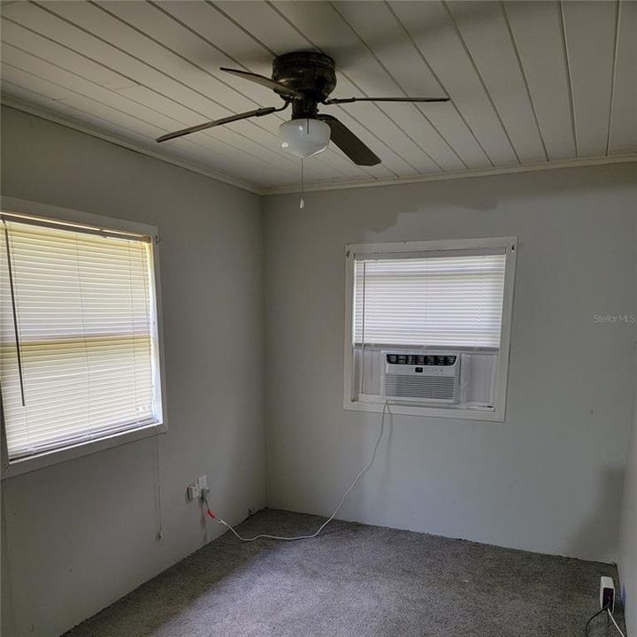 Recently Rented: $1,095 (3 beds, 1 baths, 824 Square Feet)