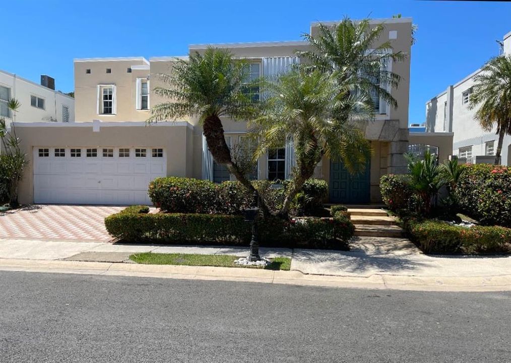 Recently Sold: $552,500 (4 beds, 2 baths, 3000 Square Feet)