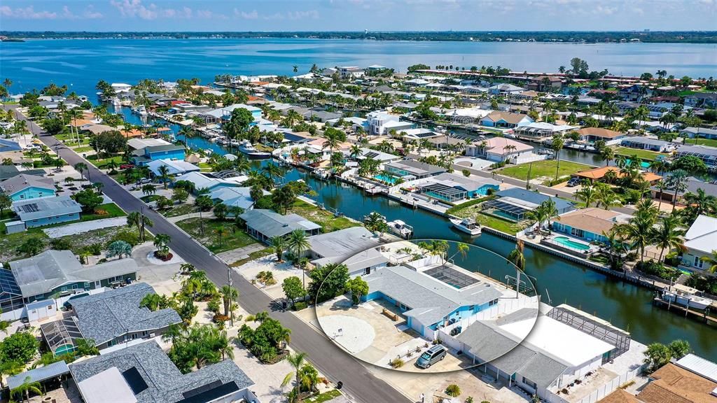 Recently Sold: $1,100,000 (3 beds, 2 baths, 1958 Square Feet)