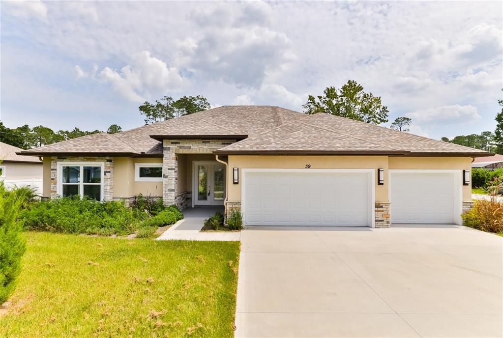 Recently Sold: $589,800 (4 beds, 3 baths, 2424 Square Feet)