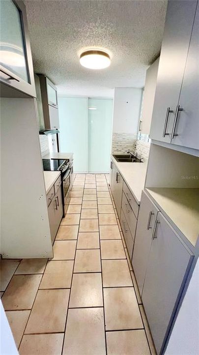 Vendido Recientemente: $175,000 (4 camas, 2 baños, 1300 Pies cuadrados)