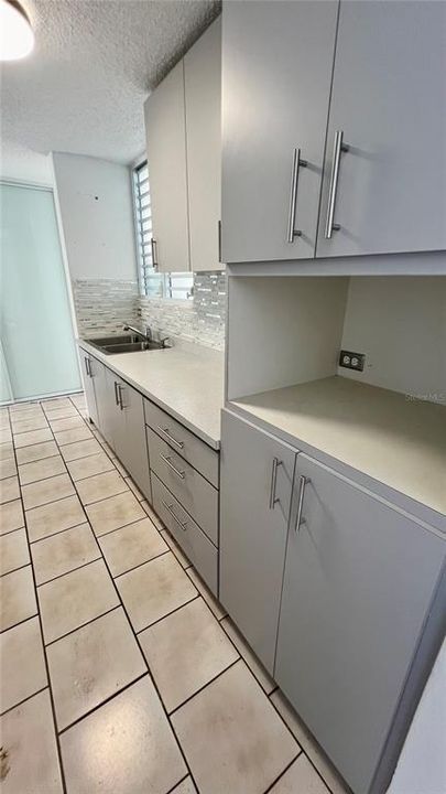 Vendido Recientemente: $175,000 (4 camas, 2 baños, 1300 Pies cuadrados)