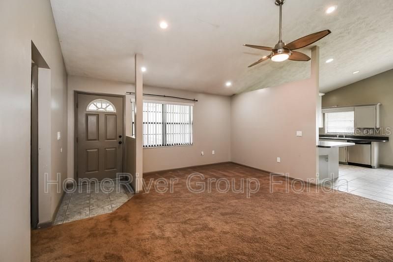 Recently Rented: $1,695 (3 beds, 2 baths, 1527 Square Feet)