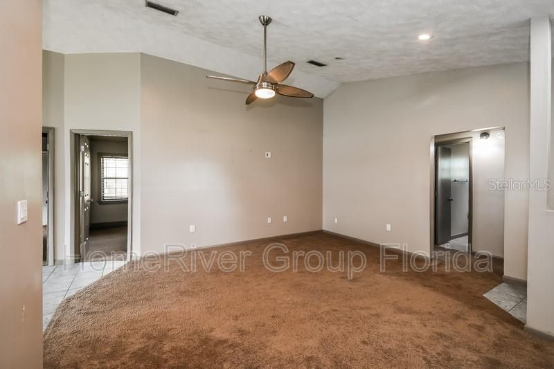 Recently Rented: $1,695 (3 beds, 2 baths, 1527 Square Feet)