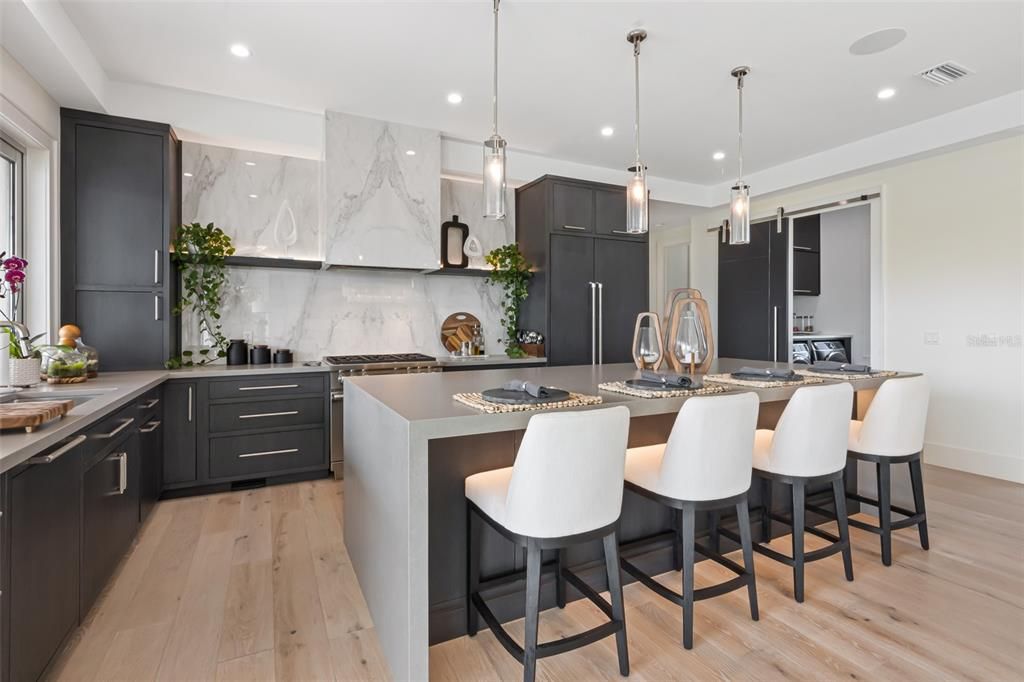 Recently Sold: $5,950,000 (5 beds, 5 baths, 4168 Square Feet)