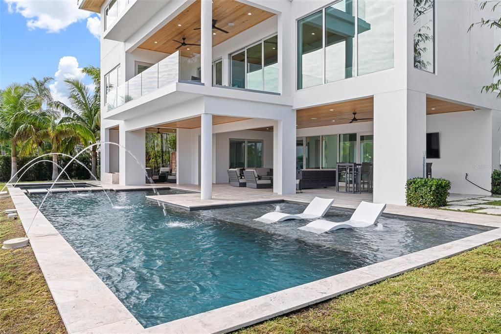 Recently Sold: $5,950,000 (5 beds, 5 baths, 4168 Square Feet)