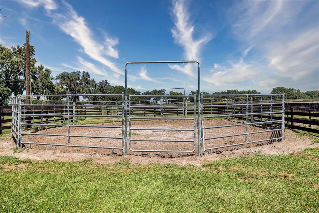 60' Round Pen at Barn #2