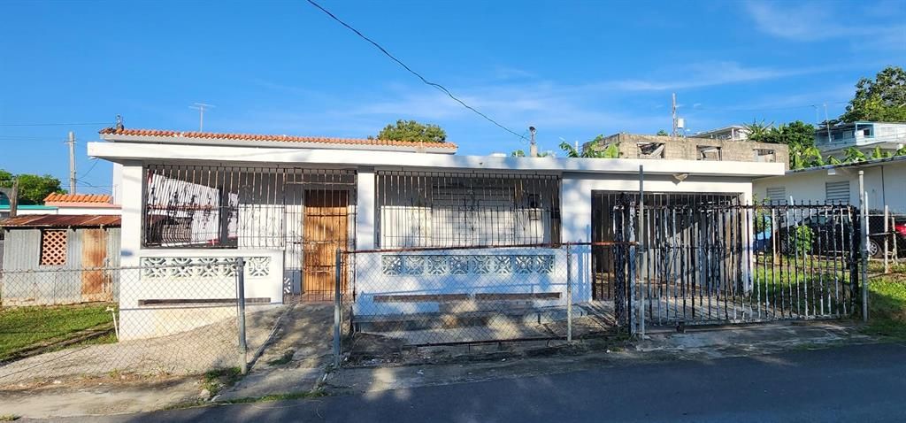 Vendido Recientemente: $64,000 (3 camas, 2 baños, 1076 Pies cuadrados)