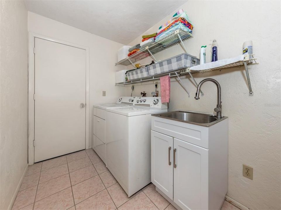 Recently Sold: $550,000 (2 beds, 2 baths, 1760 Square Feet)
