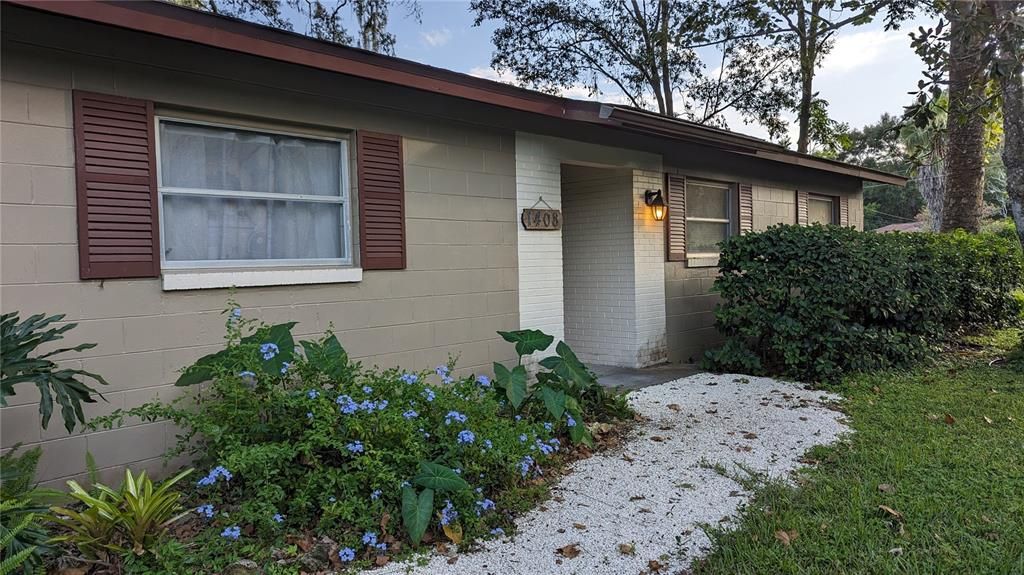 Recently Rented: $1,650 (3 beds, 2 baths, 1788 Square Feet)