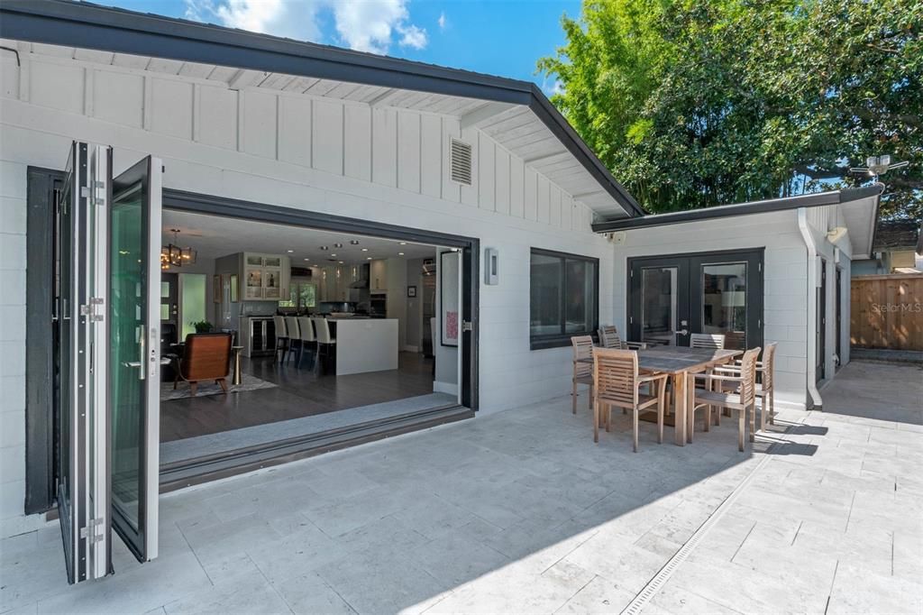 Recently Sold: $850,000 (4 beds, 3 baths, 2266 Square Feet)