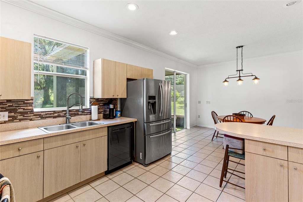 Recently Sold: $400,000 (3 beds, 2 baths, 1408 Square Feet)