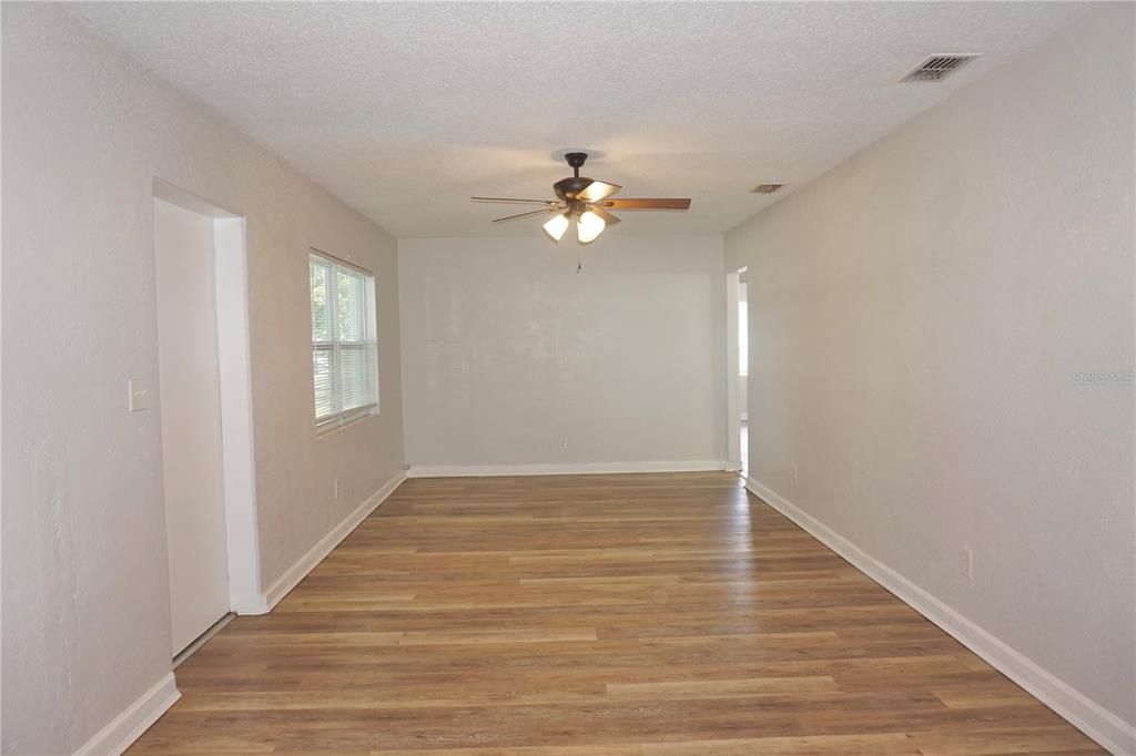 Recently Rented: $1,700 (3 beds, 2 baths, 1080 Square Feet)