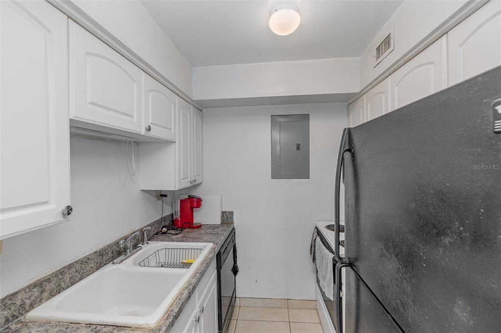 Recently Sold: $85,000 (1 beds, 1 baths, 549 Square Feet)