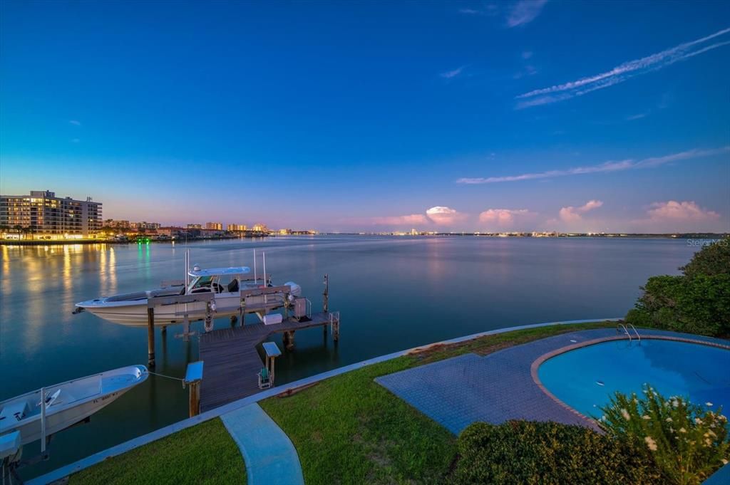 Recently Sold: $2,399,000 (4 beds, 3 baths, 3398 Square Feet)