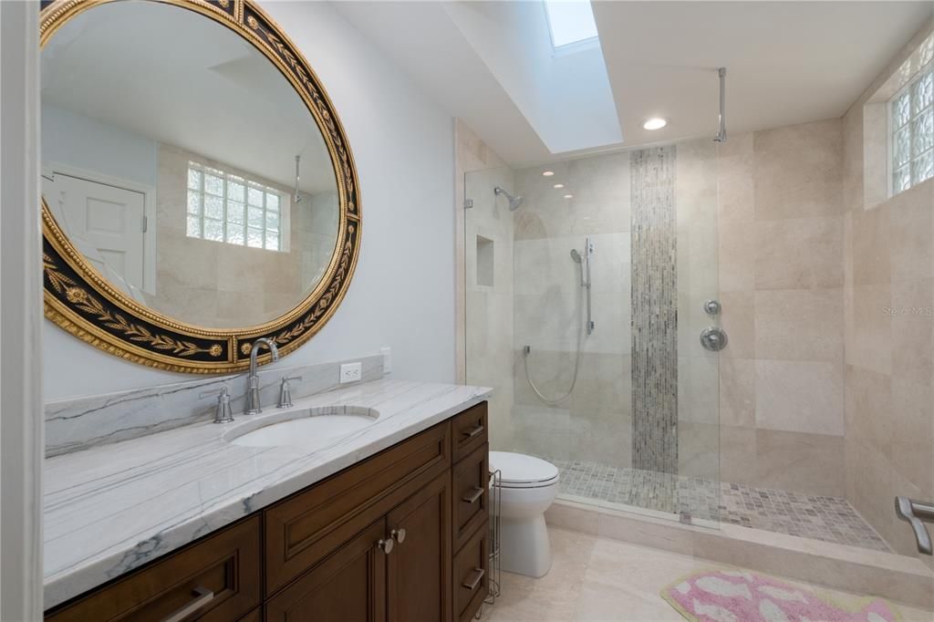 Downstairs Full Guest Bath Near Bonus Room