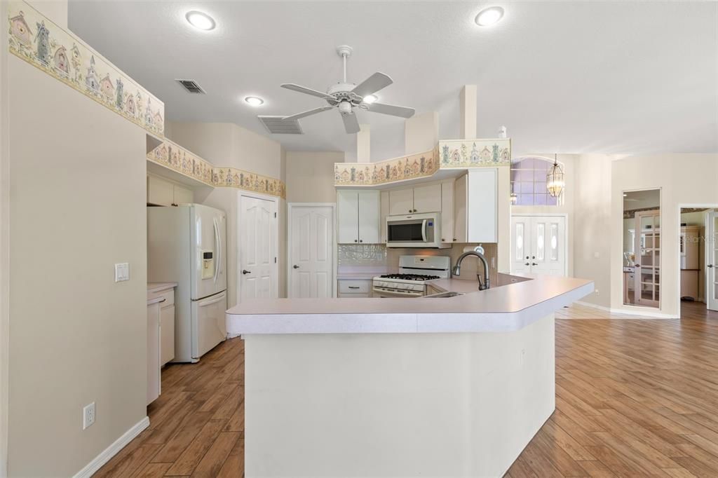 Recently Sold: $920,000 (3 beds, 2 baths, 2120 Square Feet)