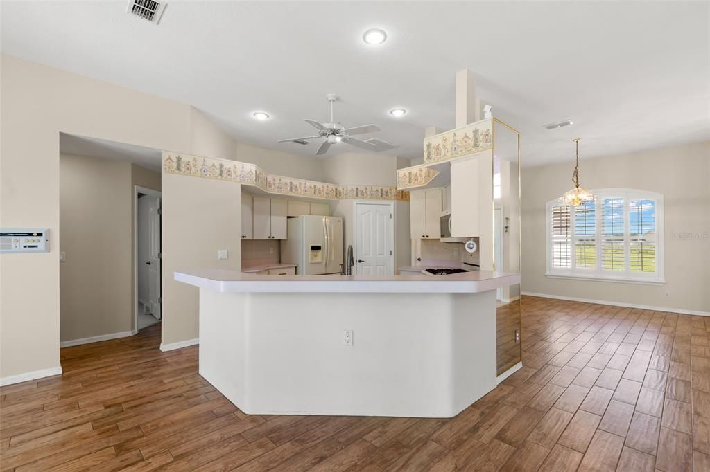 Recently Sold: $920,000 (3 beds, 2 baths, 2120 Square Feet)